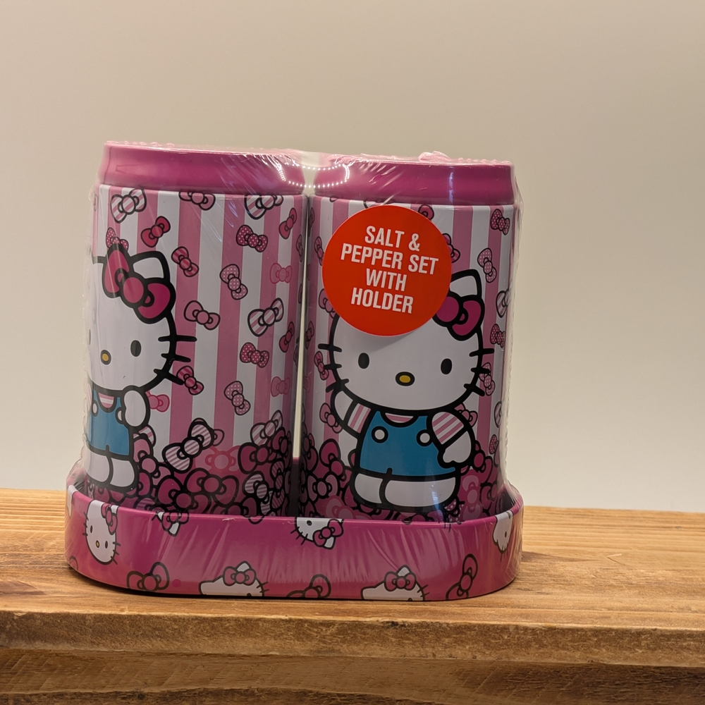 Hello Kitty Salt & Pepper Set with Holder